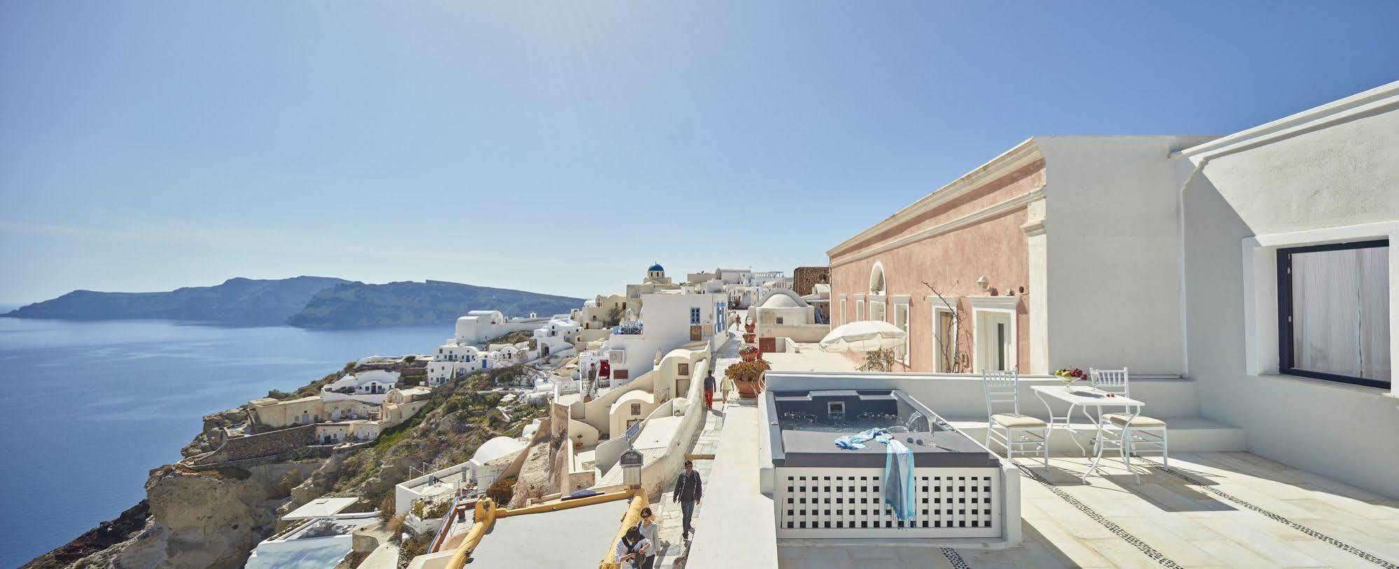 La Maltese Oia Luxury Suites Екстериор снимка