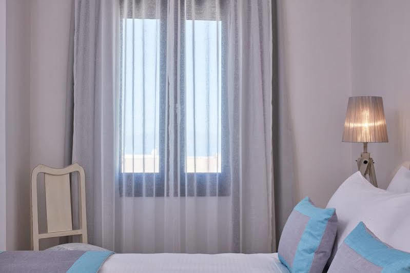 La Maltese Oia Luxury Suites Екстериор снимка